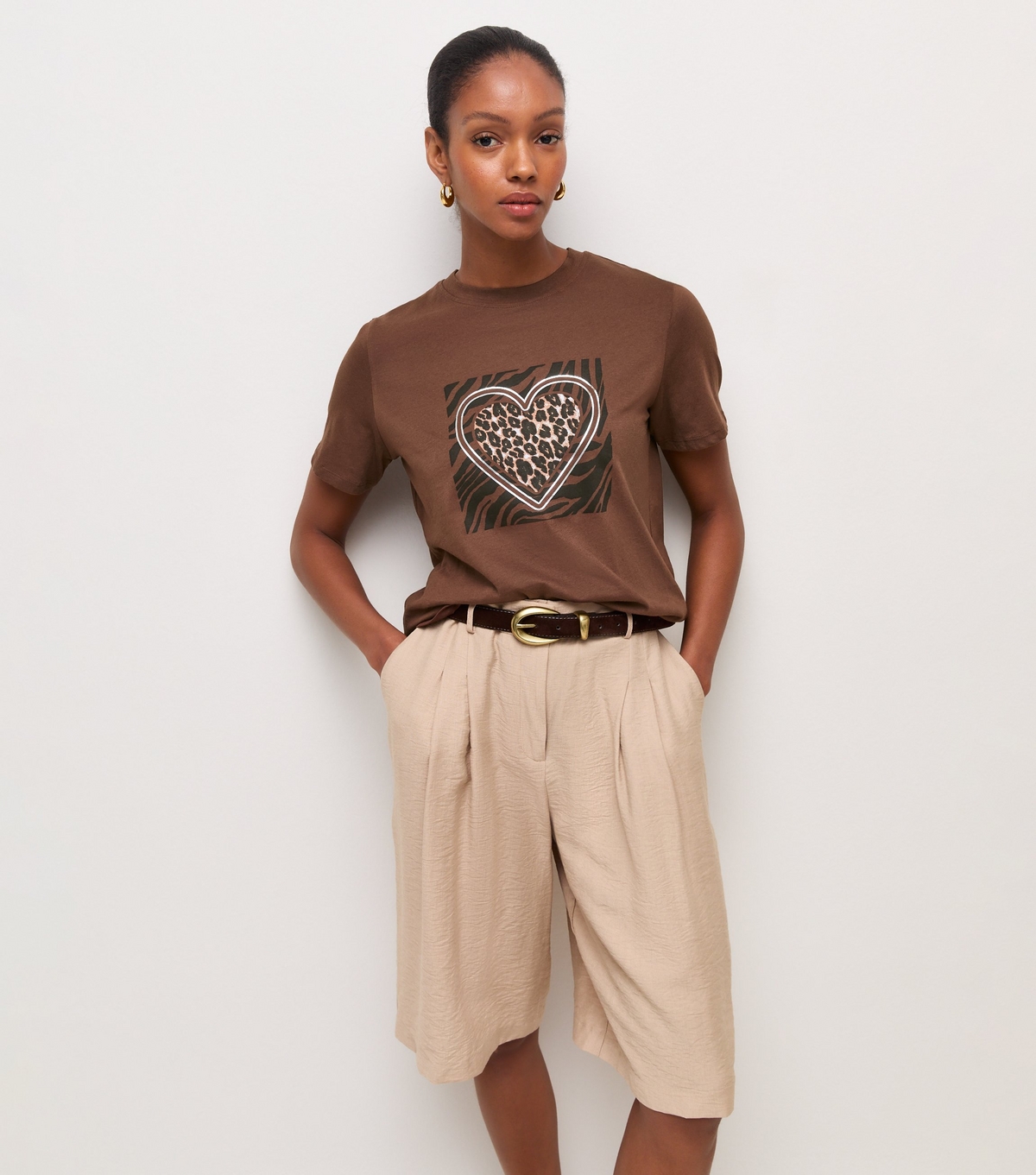 Women's Dark Brown Cotton Foil Heart Print Relaxed T-Shirt New Look