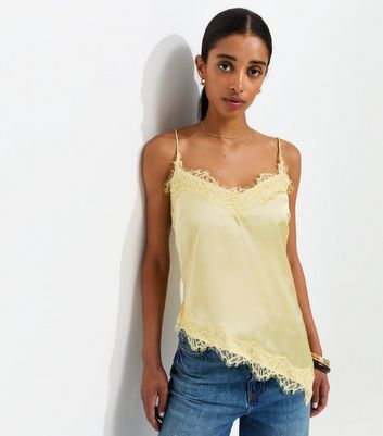 トップス josemoon/ASYMMETRY LACE CAMISOLE Asymmetric lace camisole top - Women's fashion | Stradivarius Ukraine
