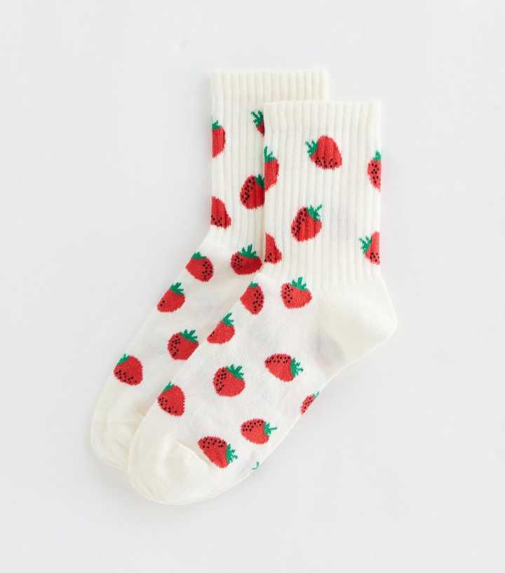 Cream Strawberry Pattern Tube Ankle Socks