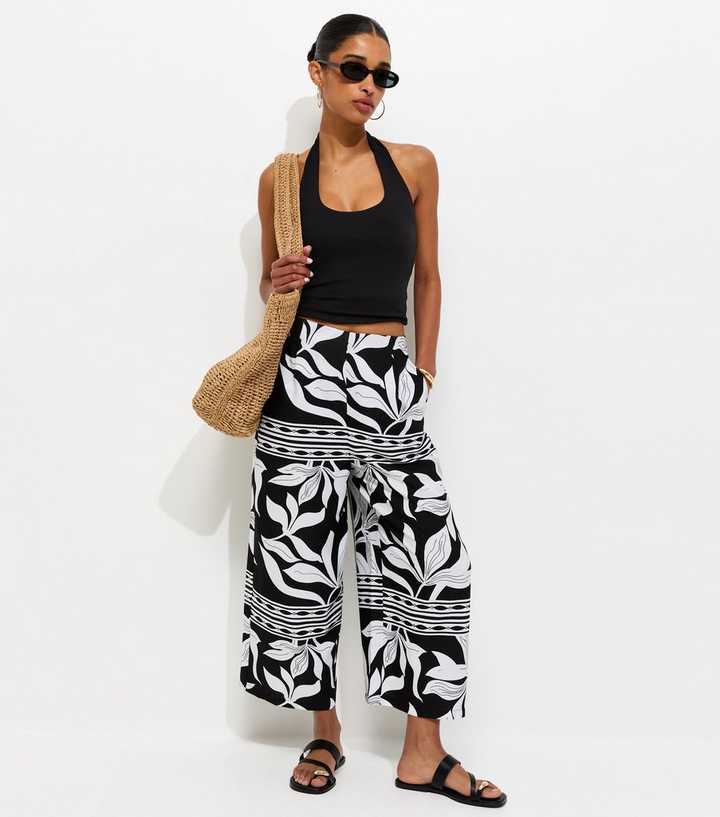 Black Leaf Print Cropped Wide Leg Trousers