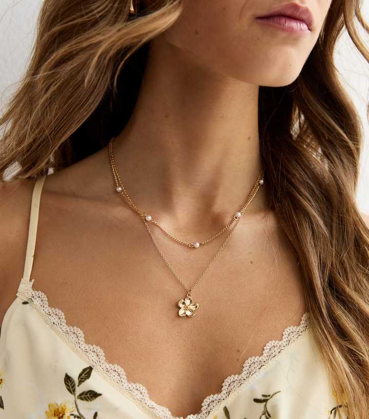 Gold Tone 2 Layer Flower Pendant Necklace
