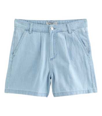 Light Blue Wash Pleated Denim Shorts