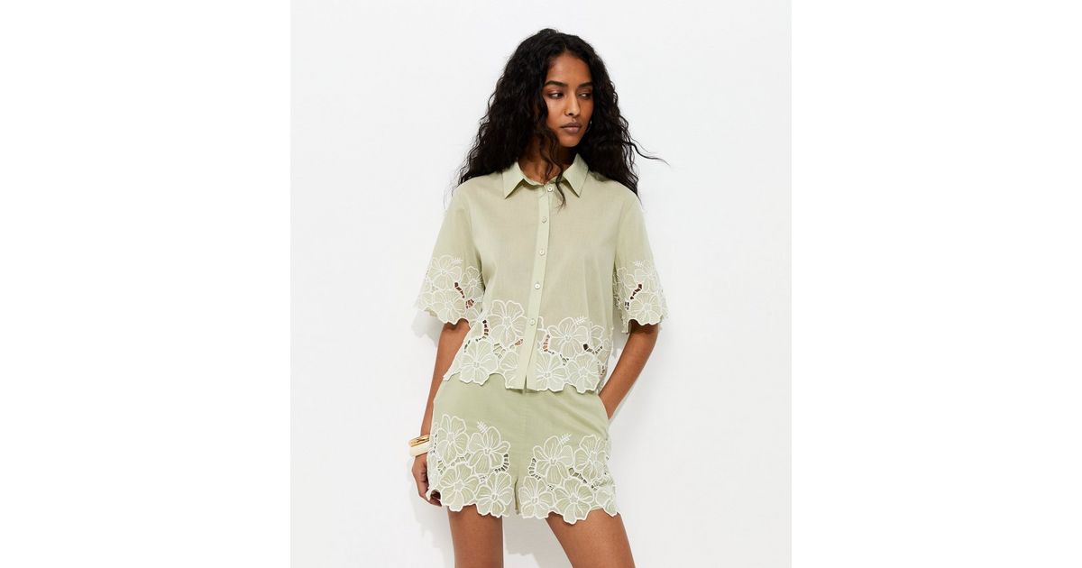 Green Cotton Flower Embroidered Cropped Shirt