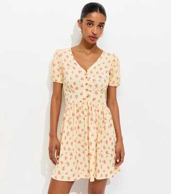 Light Yellow Crinkle Ditsy Short Sleeve Mini Dress