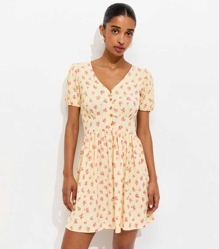 Light Yellow Crinkle Ditsy Short Sleeve Mini Dress