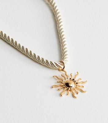 Cream Chunky Rope Sun Pendant Necklace