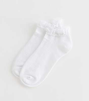 White Herringbone Frilly Lace Trim Trainer Socks
