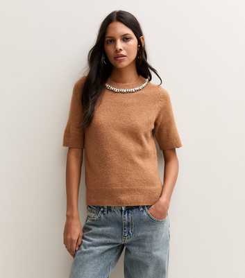Camel Embellished Necklace Knitted Short Sleeve Top