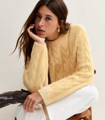 Light Yellow Cable Knit Crew Neck Jumper with Wool