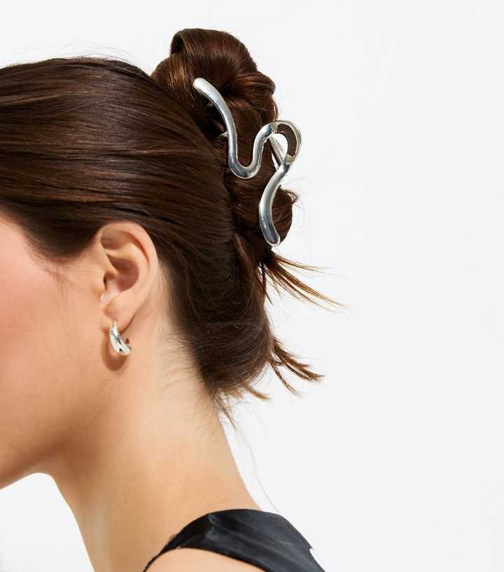 Silver Tone Metal Wavy Hair Claw Clip