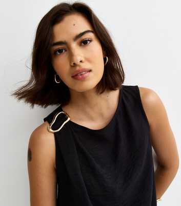 Black Hardware Detail Sleeveless Tank Top
