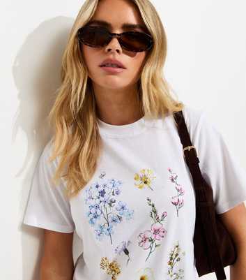 Petite White Cotton Wildflower Print T-Shirt