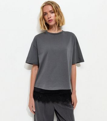 yilon BACK LACE RIBBON TEE グレー Dark Grey Satin Lace Hem Oversized T-Shirt | New Look