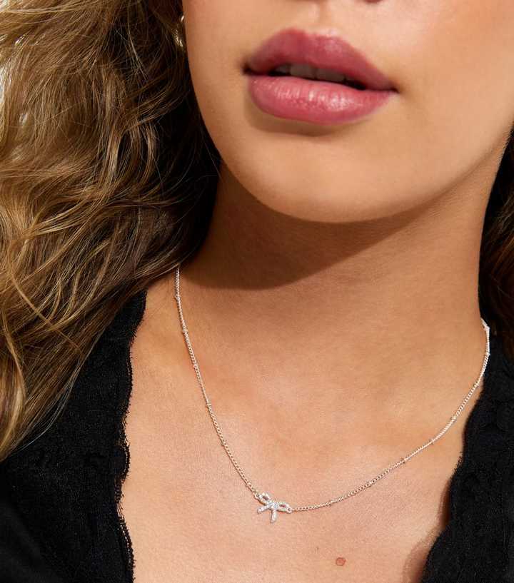 Silver Tone Diamant?� Bow Chain Necklace