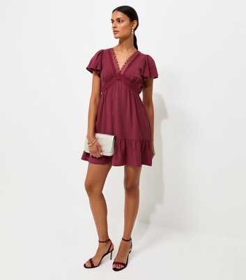 Dark Burgundy Crinkle Texture Lace Trim V Neck Mini Dress