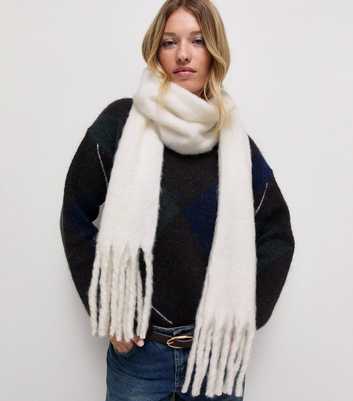 Cream Fringed Trim Knitted Scarf
