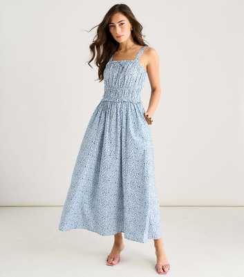 Gini London Blue Ditsy Floral Ruched Midi Dress