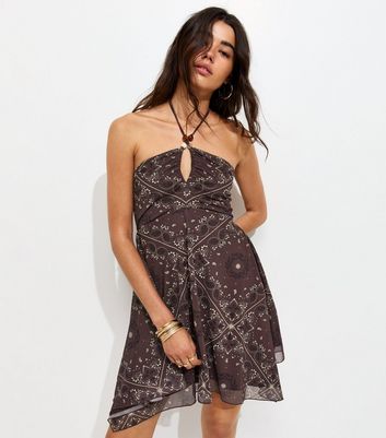 brown-bead-detail-paisley-