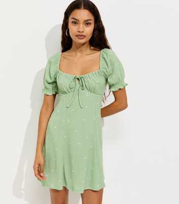 Petite Green Ditsy Floral Print Milkmaid Crinkle Texture Mini Dress