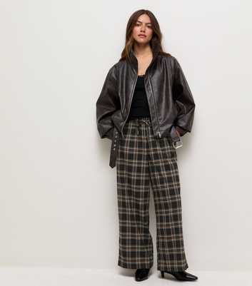 Petite Brown Check Pattern Pull On Wide Leg Trousers