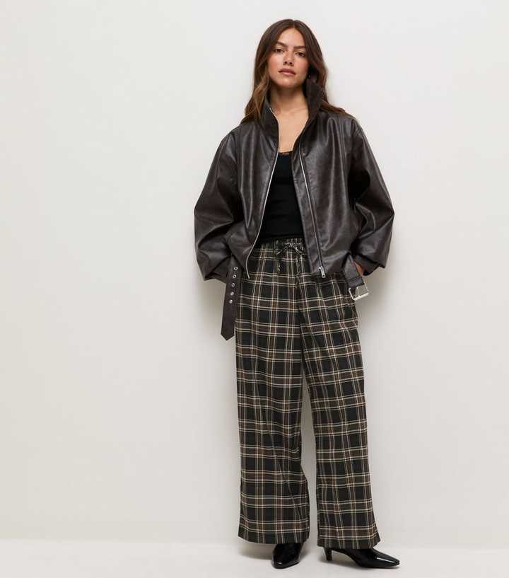 Petite Brown Check Pattern Pull On Wide Leg Trousers
