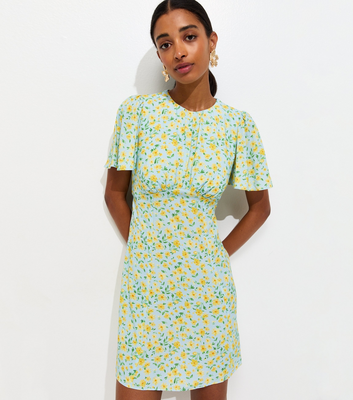Women's Blue Floral Flutter Sleeve Mini Dress New Look
