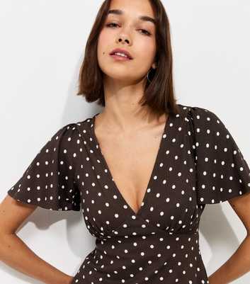 Brown Crinkled Polka Dot Flutter Sleeve Tea Blouse