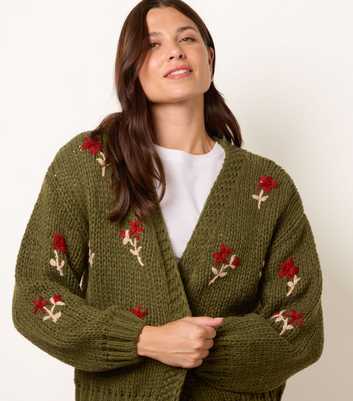 Blue Vanilla Flower Embroidered Chunky Knit Cardigan