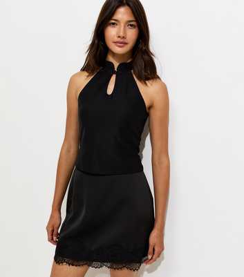 Black Keyhole Halter Neck Sleeveless Top