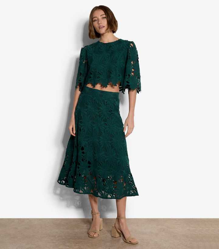 Apricot Dark Green Daisy Lace Cropped Top