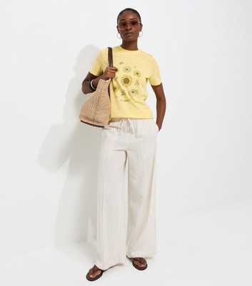Light Yellow Cotton Daisy Sunflower Relaxed T-Shirt