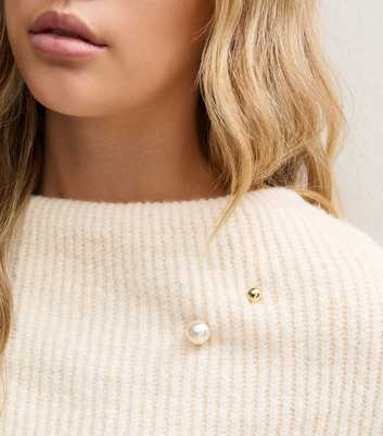 Gold Tone Ball and Faux Pearl Pin Brooch