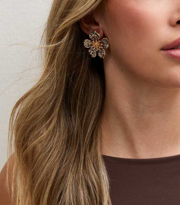 Gold Tone Grey Diamanté Flower Stud Earrings