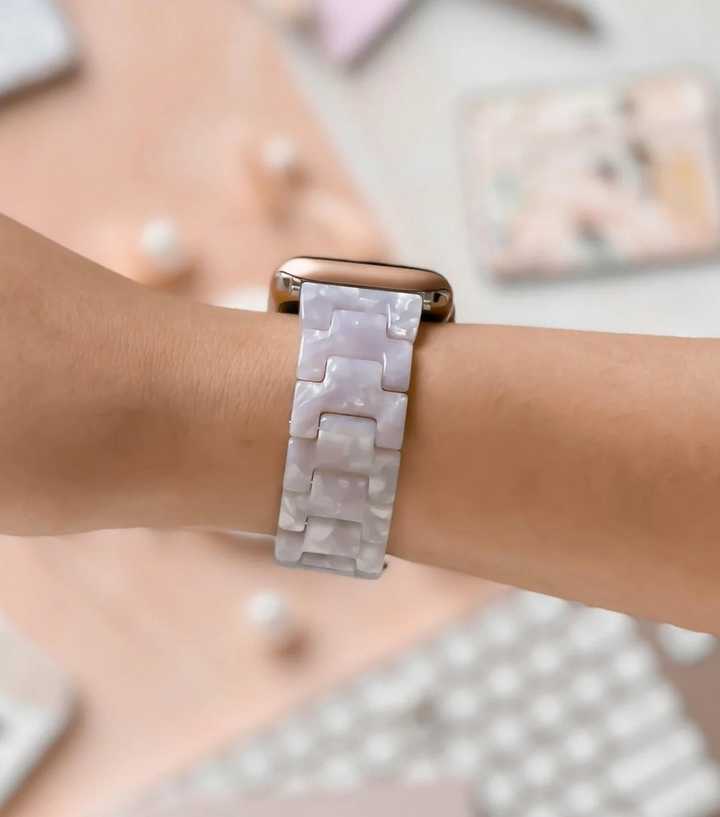 Coconut Lane White Pearlescent Apple Watch Strap