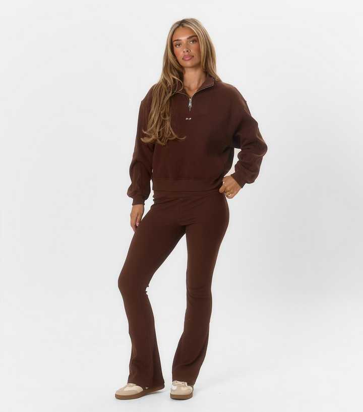 Peach:Fit Dark Brown Ribbed Flared Leggings