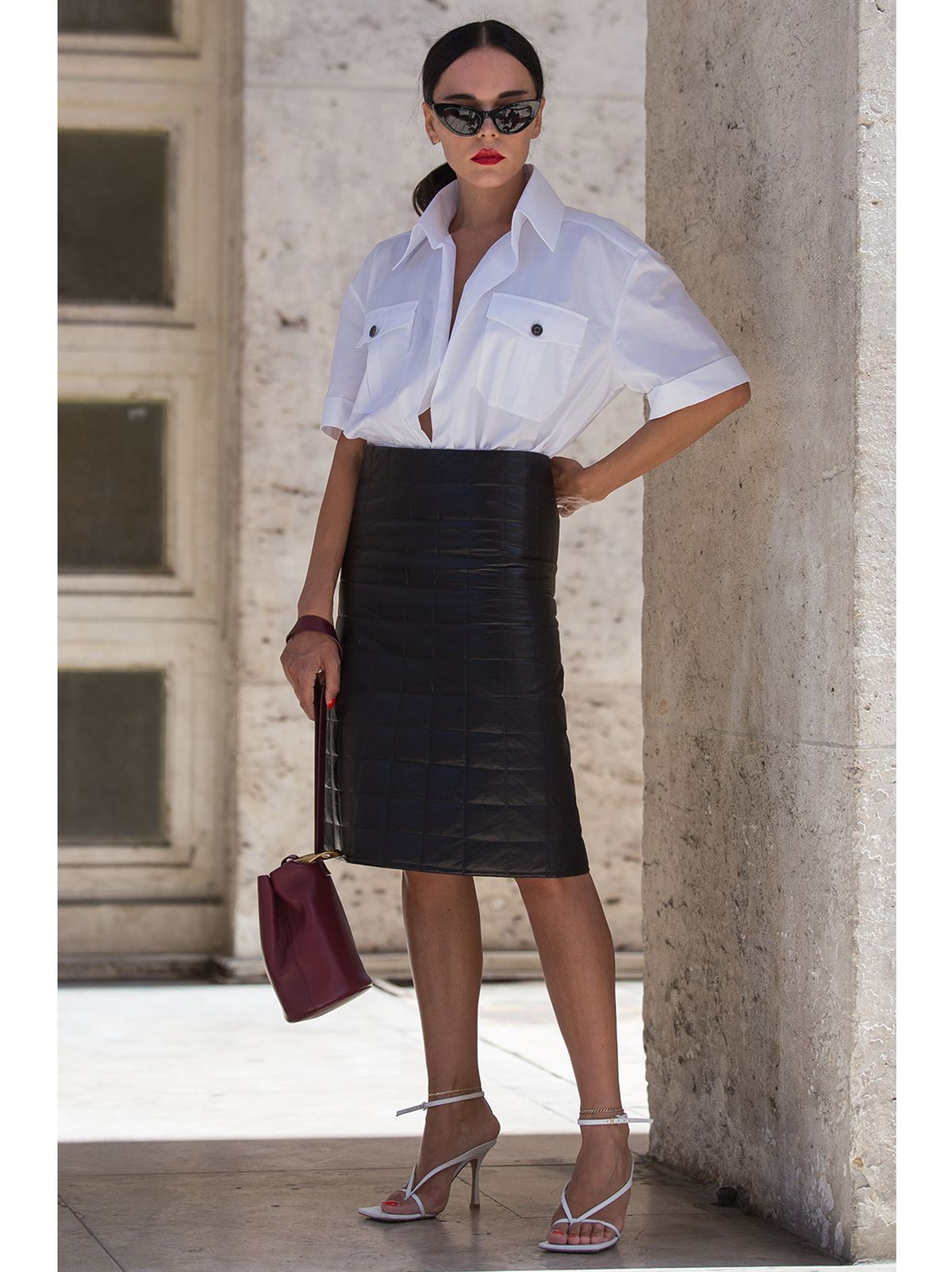 Black skirt clearance white shirt outfit